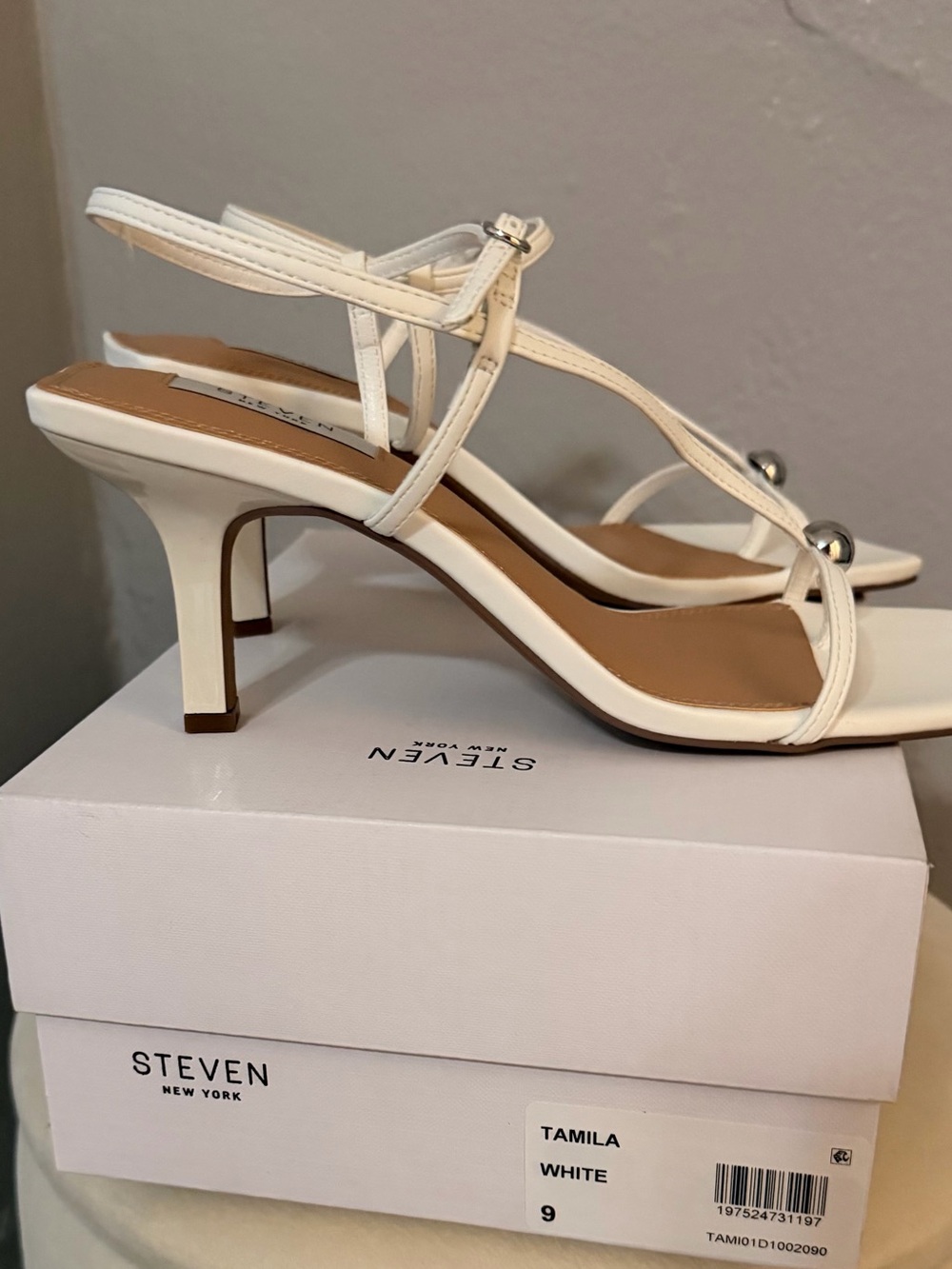Steven New York Tamila Sandal size 9M White NIB